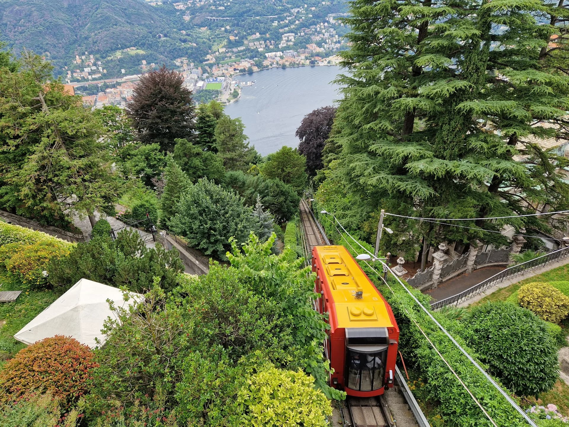 Funicolare Como-Brunate e vista sul lago
